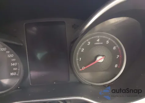 2015 Mercedes-Benz C 300 Luxury 4Matic из США, поврежденный, VIN 55SWF4KB1FU033628